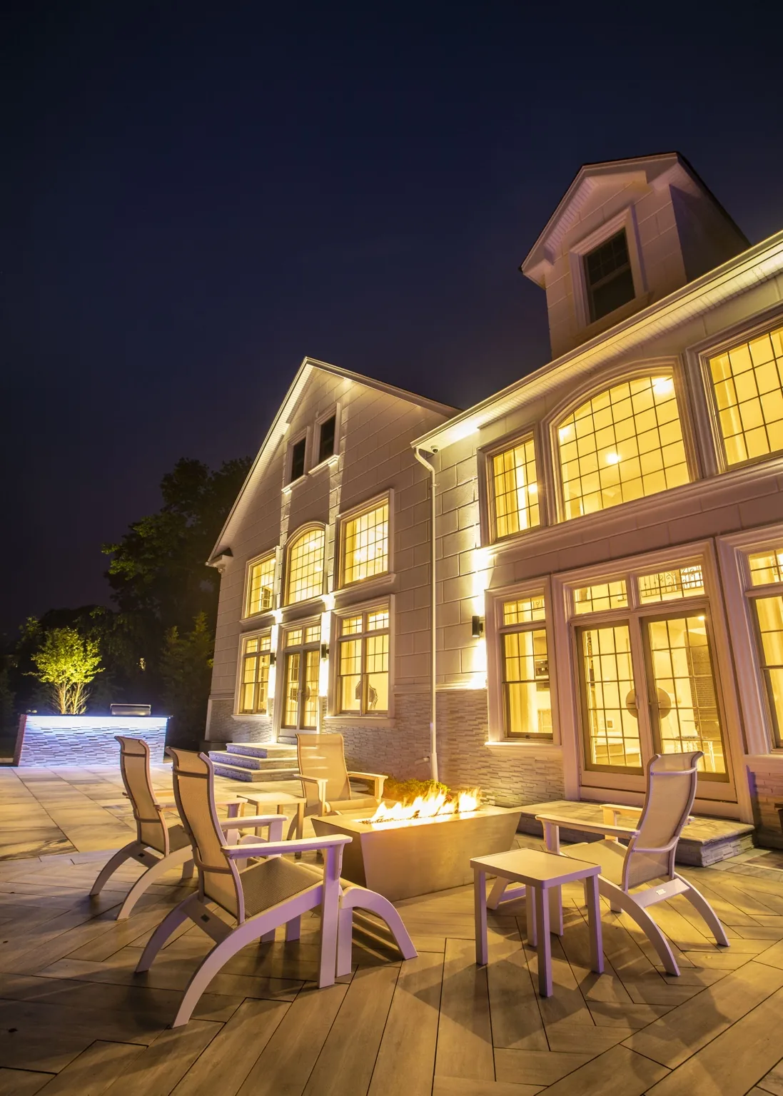 Dix Hills Miami-inspired covered wet bar and outdoor living pavilion